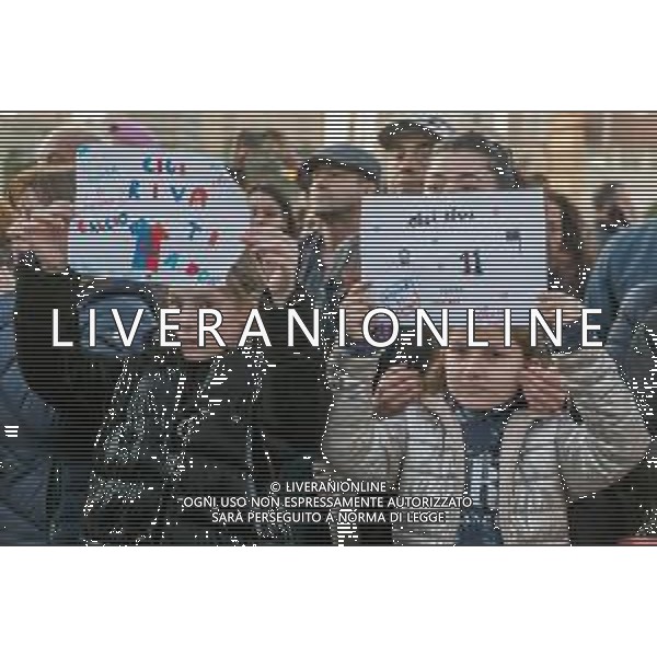 24/1/2024. Funerali di Luigi Riva (Rombo di tuono), norto il 22/1/2024, calciatore famoso in tutto il mondo, presso Basilica Madonna N.S. di Bonaria in Cagliari. Giocatore nel Cagliari Calcio dello scudetto 1969-1970 e nella nazionale Italiana di calcio. Ad oggi detiene il maggior numero di gol segnati in nazionale. Foto Salvatore Moi/Agenzia Aldo Liverani s.as. Nella foto: Bara di Luigi Riva portta da Fabio Cannavaro e Gianfranco Zola