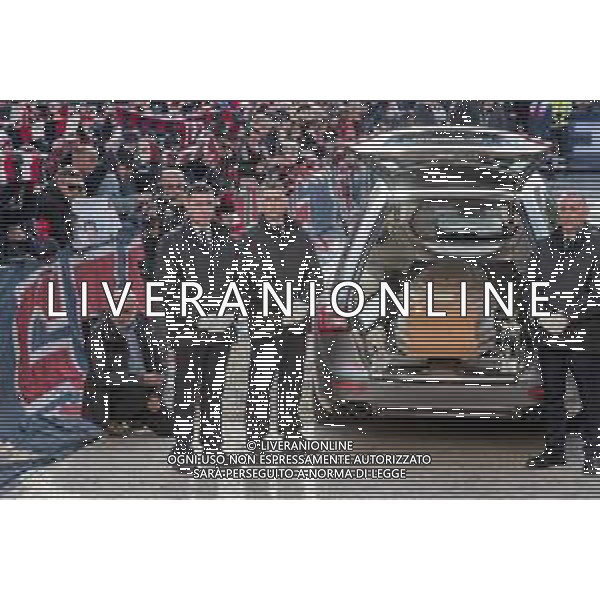 24/1/2024. Funerali di Luigi Riva (Rombo di tuono), norto il 22/1/2024, calciatore famoso in tutto il mondo, presso Basilica Madonna N.S. di Bonaria in Cagliari. Giocatore nel Cagliari Calcio dello scudetto 1969-1970 e nella nazionale Italiana di calcio. Ad oggi detiene il maggior numero di gol segnati in nazionale. Foto Salvatore Moi/Agenzia Aldo Liverani s.as. Nella foto: Bara di Luigi Riva