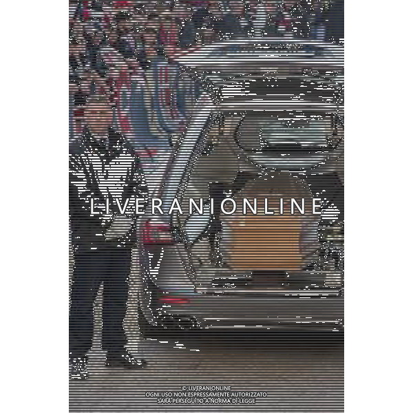 24/1/2024. Funerali di Luigi Riva (Rombo di tuono), norto il 22/1/2024, calciatore famoso in tutto il mondo, presso Basilica Madonna N.S. di Bonaria in Cagliari. Giocatore nel Cagliari Calcio dello scudetto 1969-1970 e nella nazionale Italiana di calcio. Ad oggi detiene il maggior numero di gol segnati in nazionale. Foto Salvatore Moi/Agenzia Aldo Liverani s.as. Nella foto: Bara di Luigi Riva