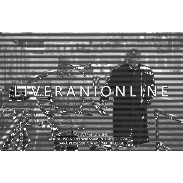 Neg- RETROSPETTIVA ERMINIO FAVALLI DIRETTORE SPORTIVO CREMONESE CALCIO NELLA FOTO NELL\'ANNO 1997-1998 CON IL PRESIDENTE DOMENICO LUZZARA AG ALDO LIVERANI SAS