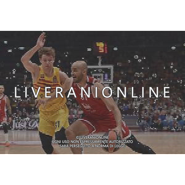TVRG EA7 Emporio Armani Olimpia Milano vs Barcellona nella foto Rokas Jokubaitis (Barcellona) e Shavon Shields (Olimpia Milano) Assago (MI) 26-01-2024 Mediolanum Forum Turkish Airlines EuroLeague 23a giornata regular season foto Roberto Garavaglia/Agenzia Aldo Liverani sas