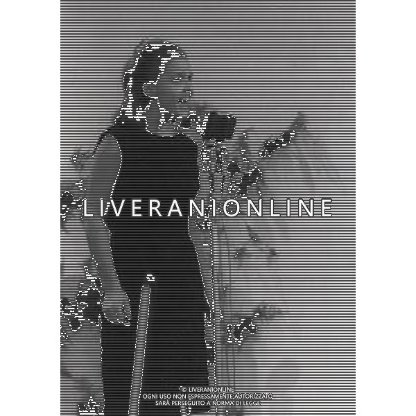 NEG-RETROSPETTIVA RENATA PACINI CANTANTE NELLA FOTO RENATA PACINI AL FESTIVAL DI CASTROCARO NELL\'ANNO 1964 AG ALDO LIVERANI SAS