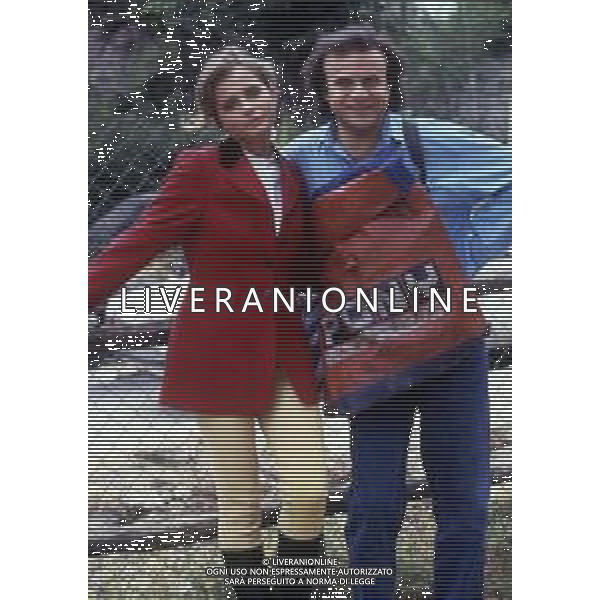 DIAP-RETROSPETTIVA JERRY CALA\' ATTORE NELLA FOTO JERRY CALA\' CON ISABELLA FERRARI SUL SET DEL FILM“IL RAGAZZO DEL PONY EXPRESS“ A ROMA NELL\'ANNO 1986 FOTO EDGARDO DELLA SCORCIOSA -AG ALDO LIVERANI SAS