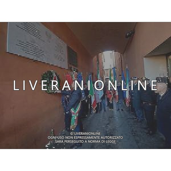 IMOLA 27 01 2024 GIORNO DELLA MEMORIA VICOLO GIUDEI "DOPOSIZIONE DI UNA CORONA ALLA LAPIDE IN RICORDO DELLE PERSECUZIONI RAZZIALI" NELLA FOTO SINDACO MARCO PANIERI ©SANNA/AGENZIA ALDO LIVERANI SAS