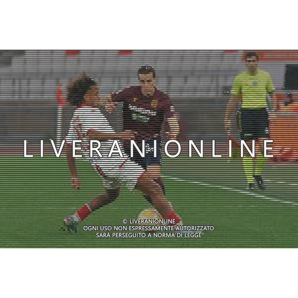 Edoardo Pieragnolo of Reggiana and Mehdi Dorval of SSC Bari during the Italian Serie B match SSC Bari vs AC Reggiana 1919 on January 27, 2024 at the San Nicola stadium in Bari, Italy. Photo by Emmanuele Mastrodonato/ag. Aldo Liverani sas/AGENZIA ALDO LIVERANI SAS/AGENZIA ALDO LIVERANI SAS