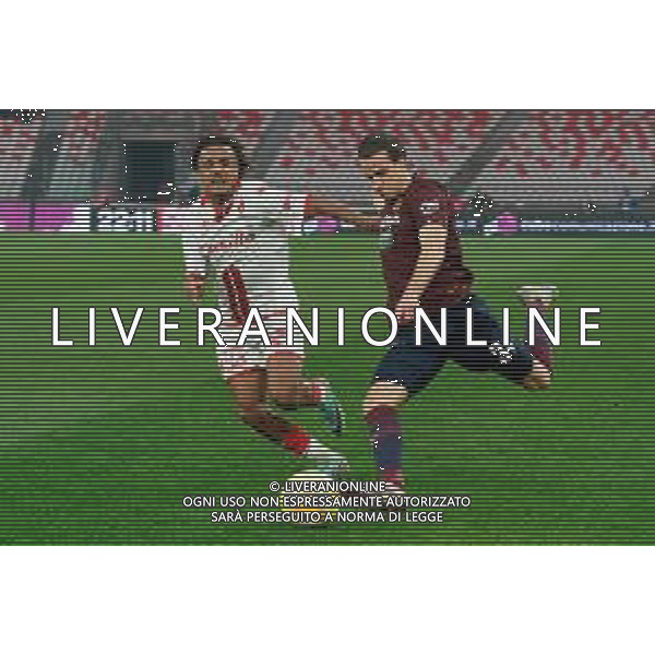 Edoardo Pieragnolo of Reggiana and Mehdi Dorval of SSC Bari during the Italian Serie B match SSC Bari vs AC Reggiana 1919 on January 27, 2024 at the San Nicola stadium in Bari, Italy. Photo by Emmanuele Mastrodonato/ag. Aldo Liverani sas/AGENZIA ALDO LIVERANI SAS