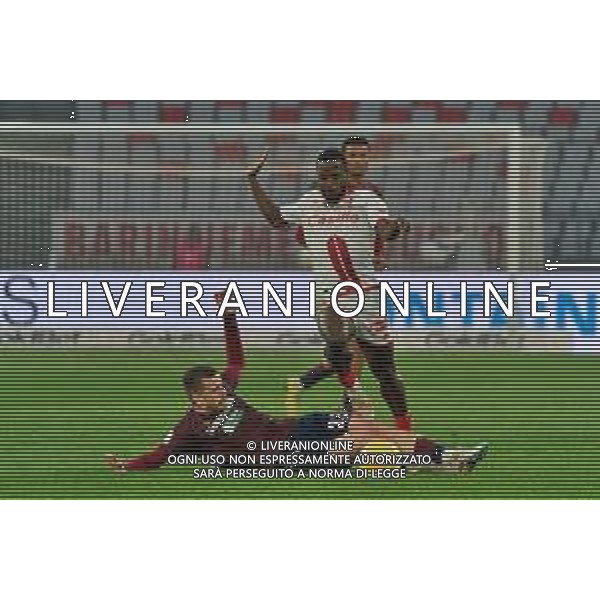 Domen Crnigoj of Reggiana and Yayah Kallon of SSC Bari during the Italian Serie B match SSC Bari vs AC Reggiana 1919 on January 27, 2024 at the San Nicola stadium in Bari, Italy. Photo by Emmanuele Mastrodonato/ag. Aldo Liverani sas/AGENZIA ALDO LIVERANI SAS