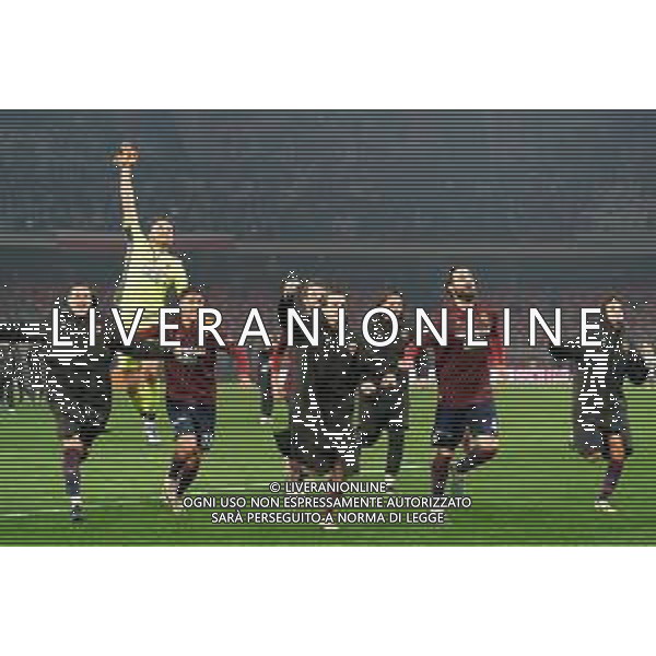 players of AC Reggiana 1919 celebrates the victory during the Italian Serie B match SSC Bari vs AC Reggiana 1919 on January 27, 2024 at the San Nicola stadium in Bari, Italy. Photo by Emmanuele Mastrodonato/ag. Aldo Liverani sas/AGENZIA ALDO LIVERANI SAS