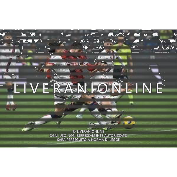 Milan vs Bologna nella foto Theo Hernandez (Milan) ribatte in rete il rigore sbagliato ma il gol viene annullato Milano 27-01-2024 Stadio Giuseppe Meazza - San Siro Campionato Serie A TIM - 22a giornata foto Roberto Garavaglia/Agenzia Aldo Liverani sas/AGENZIA ALDO LIVERANI SAS