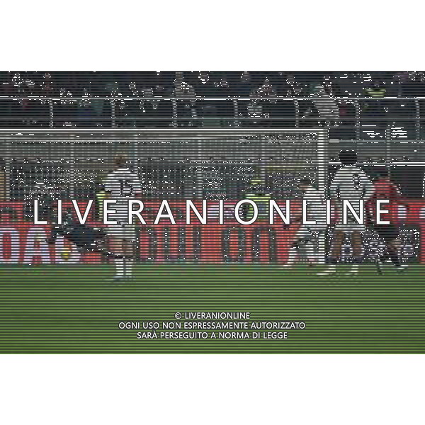 Milan vs Bologna nella foto Riccardo Orsolini (Bologna) segna il gol del 2 a 2 Milano 27-01-2024 Stadio Giuseppe Meazza - San Siro Campionato Serie A TIM - 22a giornata foto Roberto Garavaglia/Agenzia Aldo Liverani sas/AGENZIA ALDO LIVERANI SAS