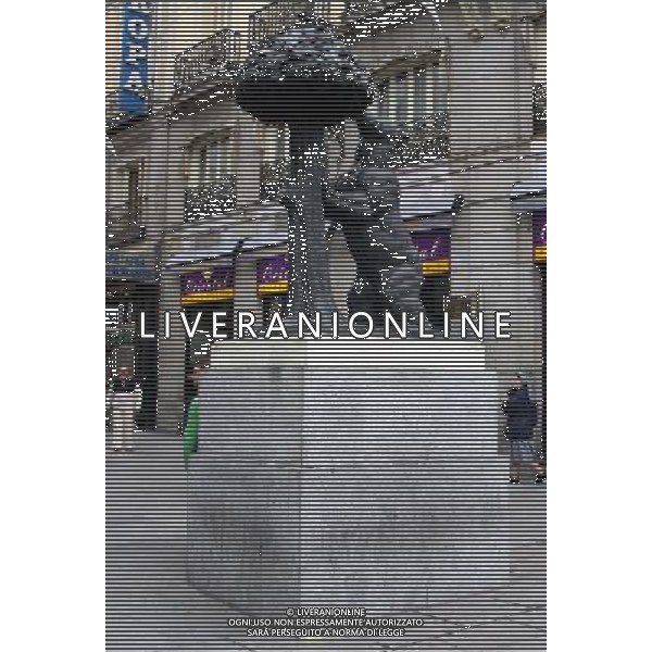 Madrid (spa) 2005 madrid cittˆ nella foto scultura dell\'orso simbolo di madrid ph marco luzzani/ag aldo liverani s.a.s.