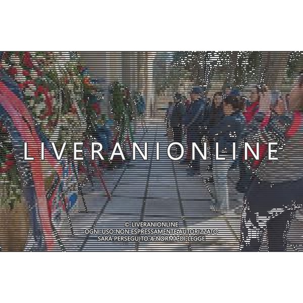 28-1-2024.Folla di persone, si recano ad omaggiare la tomba di Luigi Riva, noto calciatore del Cagliari calcio dello scudetto del 1969/1970, presso il ciimitero monumentale di Bonaria a Cagliari. Foto Salvatore Moi/Agenzia Aldo Liverani s.as. ©MOI SALVATORE/AGENZIA ALDO LIVERANI SAS