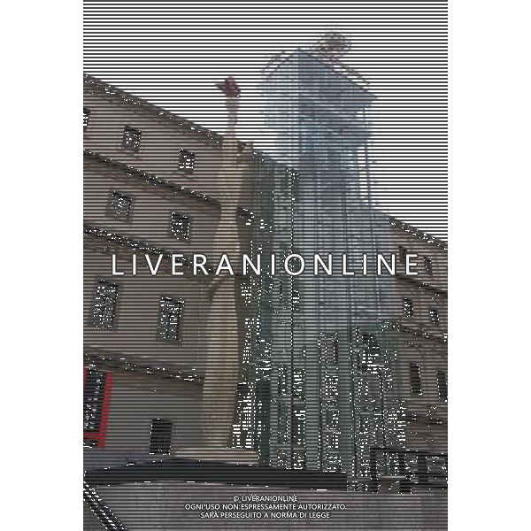 Madrid (spa) 2005 madrid cittˆ nella foto centro de arte reina sofia ph marco luzzani/ag aldo liverani s.a.s.