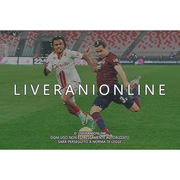 Edoardo Pieragnolo of Reggiana and Mehdi Dorval of SSC Bari during the Italian Serie B match SSC Bari vs AC Reggiana 1919 on January 27, 2024 at the San Nicola stadium in Bari, Italy. Photo by Emmanuele Mastrodonato/ag. Aldo Liverani sas