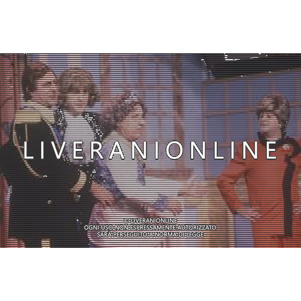 DIAP-RETROSPETTIVA ORESTE LIONELLO ATTORE NELLA FOTO ORESTE LIONELLO TRASMISSIONE TELEVISIVA BAGAGLINO PUNTATA CHAMPAGNE ANNO 1995-1998 AG ALDO LIVERANI SAS