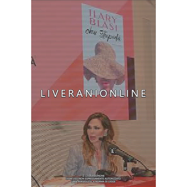 TVRG Libro Ilary Blasi nella foto Ilary Blasi Milano 31-01-2024 Presentazione del libro di Ilary Blasi presso il Mondadori Store di piazza Duomo, modera l\'incontro Francesca Barra foto Roberto Garavaglia/Agenzia Aldo Liverani sas/AGENZIA ALDO LIVERANI SAS