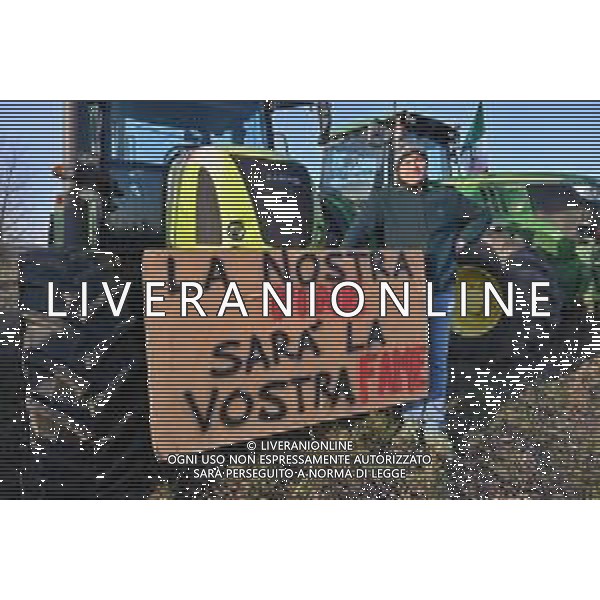 TVRG Presidio agricoltori Arluno (MI) 01-02-2024 Il presidio degli agricoltori, nei pressi del casello dell\'autostrada A4, in segno di protesta contro le politiche adottate dall\'Unione Europea sul tema dell\'agricoltura foto Roberto Garavaglia/Agenzia Aldo Liverani sas