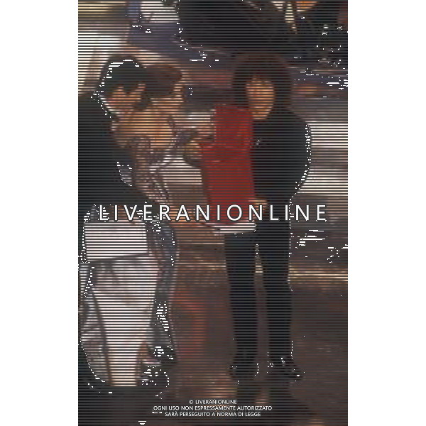 DIAP-RETROSPETTIVA RICCARDO COCCIANTE CANTANTE NELLA FOTO RICCARDO COCCIANTE CON EDWIGE FENECH NELL\'ANNO 1991 AL FESTIVAL DI SANREMO  AG ALDO LIVERANI SAS