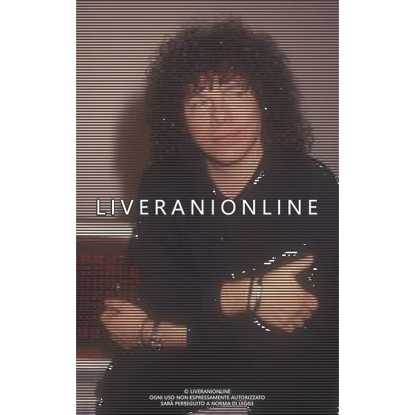 DIAP-RETROSPETTIVA RICCARDO COCCIANTE CANTANTE NELLA FOTO RICCARDO COCCIANTE NELL\'ANNO 1991 AL FESTIVAL DI SANREMO AG ALDO LIVERANI SAS 