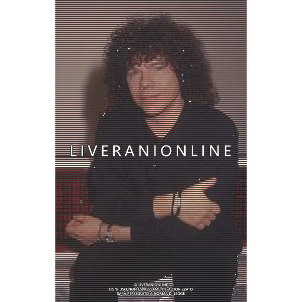 DIAP-RETROSPETTIVA RICCARDO COCCIANTE CANTANTE NELLA FOTO RICCARDO COCCIANTE NELL\'ANNO 1991 AL FESTIVAL DI SANREMO AG ALDO LIVERANI SAS 
