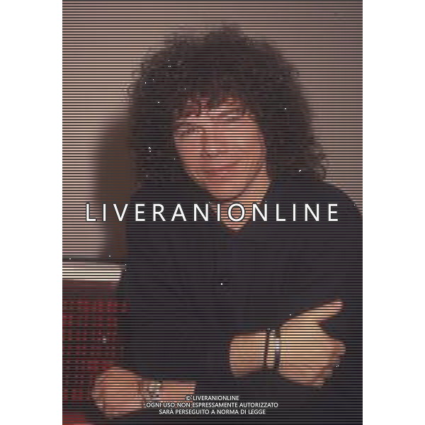 DIAP-RETROSPETTIVA RICCARDO COCCIANTE CANTANTE NELLA FOTO RICCARDO COCCIANTE NELL\'ANNO 1991 AL FESTIVAL DI SANREMO AG ALDO LIVERANI SAS 