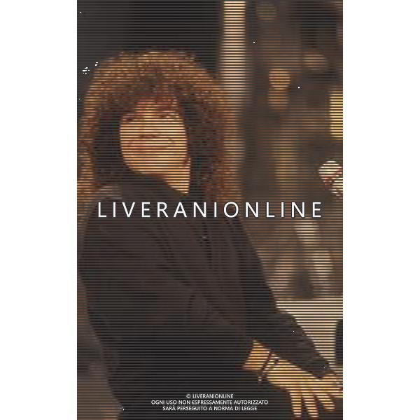 DIAP-RETROSPETTIVA RICCARDO COCCIANTE CANTANTE NELLA FOTO RICCARDO COCCIANTE NELL\'ANNO 1991 AL FESTIVAL DI SANREMO AG ALDO LIVERANI SAS 
