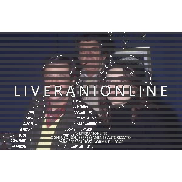 DIAP-RETROSPETTIVA LINA SASTRI ATTRICE E CANTANTE NELLA FOTO LINA SASTRI A MILANO IN TERRAZZA MARTINI CON NANNI LOY GIANCARLO GIANNINI E TULLIO DE PISCOPO NELL\'ANNO 1984 AG ALDO LIVERANI SAS