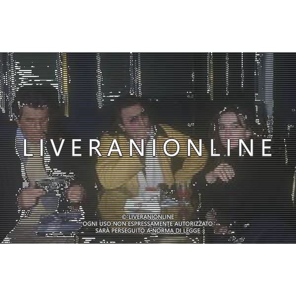 DIAP-RETROSPETTIVA LINA SASTRI ATTRICE E CANTANTE NELLA FOTO LINA SASTRI A MILANO IN TERRAZZA MARTINI CON NANNI LOY GIANCARLO GIANNINI E TULLIO DE PISCOPO NELL\'ANNO 1984 AG ALDO LIVERANI SAS