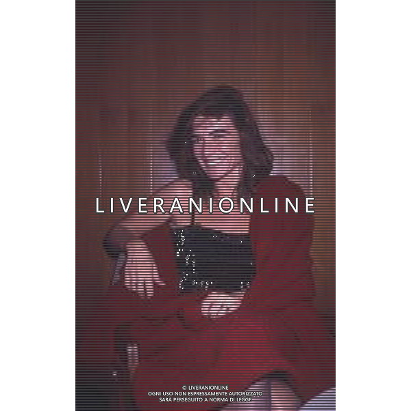 DIAP-RETROSPETTIVA LINA SASTRI ATTRICE E CANTANTE NELLA FOTO LINA SASTRI A MILANO NELL\'ANNO 1990 AG ALDO LIVERANI SAS 