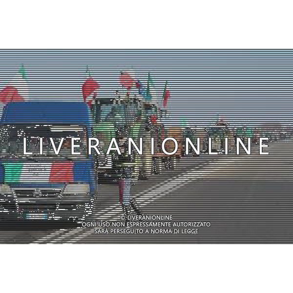 CASTEL SAN PIETRO 05 02 2024 PROTESTA DEGLI AGRICOLTORI PRESSO IL CASELLO DELL\'AUTOSTRADA DI CASTEL SAN PIETRO CONTRO LE NUOVE NORME D\'EUROPA NELLA FOTO ARRIVO DEI TRATTORI VIABILITA\' POLIZIA STRADALE DI IMOLA FOTO GIANNI SANNA-AG ALDO LIVERANI SAS