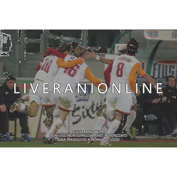 Roma - Basilea coppa uefa 14/12/2005 nella foto esultanza roma ph terruso/agenzia aldo liverani