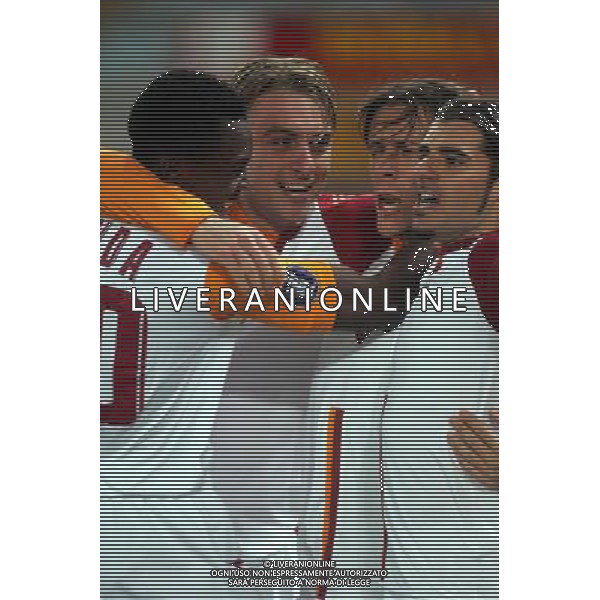 Roma - Basilea coppa uefa 14/12/2005 nella foto esultanza roma ph terruso/agenzia aldo liverani