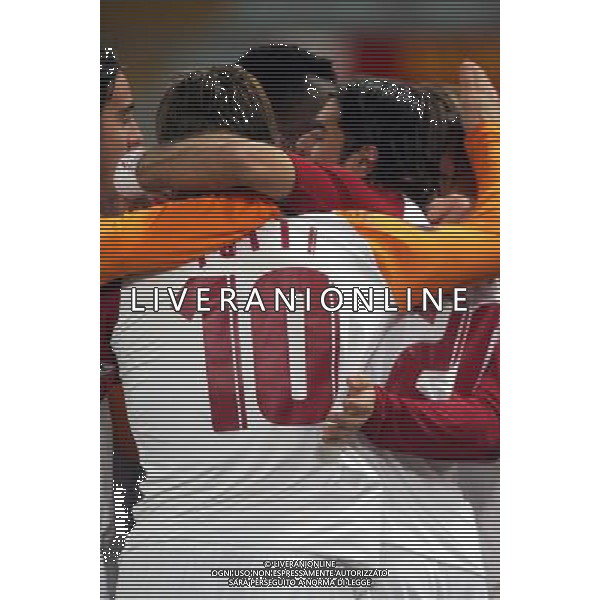 Roma - Basilea coppa uefa 14/12/2005 nella foto esultanza roma ph terruso/agenzia aldo liverani