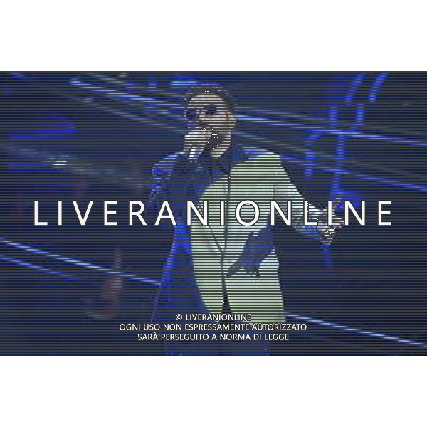 Festival Sanremo 2024 nella foto l\'esibizione di Dargen D\'Amico 74mo Festival della Canzone Italiana - Seconda Serata Teatro Ariston - Sanremo (IM) 07-02-2024 foto Roberto Garavaglia/agenzia Aldo Liverani sas/AGENZIA ALDO LIVERANI SAS