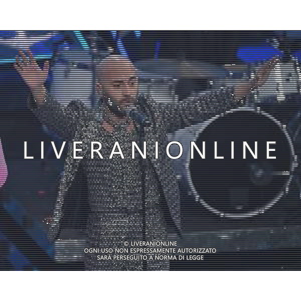 Festival Sanremo 2024 nella foto l\'esibizione dei Negramaro, il cantante Giuliano Sangiorgi 74mo Festival della Canzone Italiana - Terza Serata Teatro Ariston - Sanremo (IM) 08-02-2024 foto Roberto Garavaglia/agenzia Aldo Liverani sas/AGENZIA ALDO LIVERANI SAS