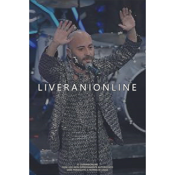 Festival Sanremo 2024 nella foto l\'esibizione dei Negramaro, il cantante Giuliano Sangiorgi 74mo Festival della Canzone Italiana - Terza Serata Teatro Ariston - Sanremo (IM) 08-02-2024 foto Roberto Garavaglia/agenzia Aldo Liverani sas/AGENZIA ALDO LIVERANI SAS