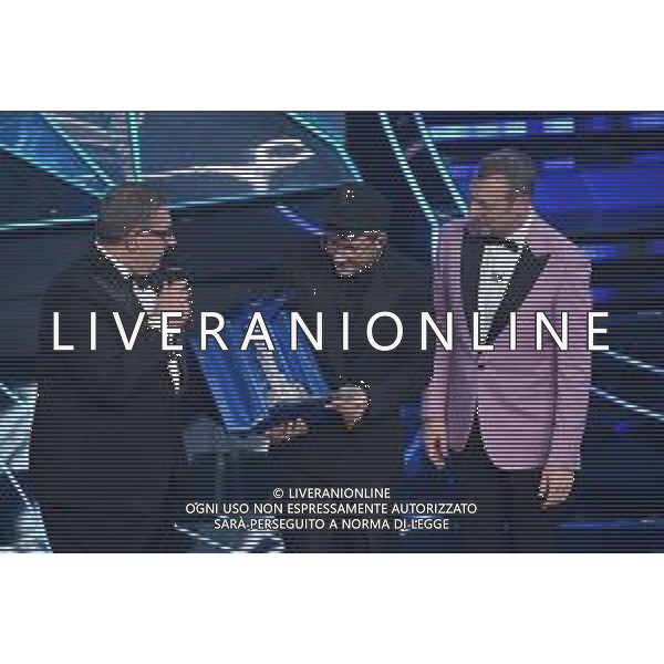 Festival Sanremo 2024 nella foto Geolier vince la serata delle cover 74mo Festival della Canzone Italiana - Quarta Serata Teatro Ariston - Sanremo (IM) 09-02-2024 foto Roberto Garavaglia/agenzia Aldo Liverani sas/AGENZIA ALDO LIVERANI SAS