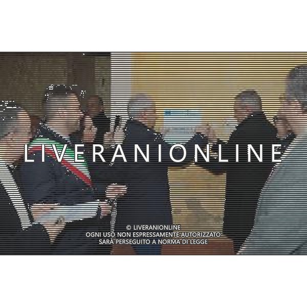 IMOLA 10 02 2024 Nell\'ambito del PNRR, il progetto di recupero dei padiglioni del Complesso Osservanza Ë finanziato attraverso i Piani Urbani Integrati che sono in capo al Ministero dell\'Interno (da qui la presenza del ministro Piantedosi).NELLA FOTO POSIZIONE DI UNA TARGHA DA PARTE DI STEFANO MIRRI MINISTRO DELL\'INTERNO MATTEO PIANTEDOSI ©SANNA/AGENZIA ALDO LIVERANI SAS