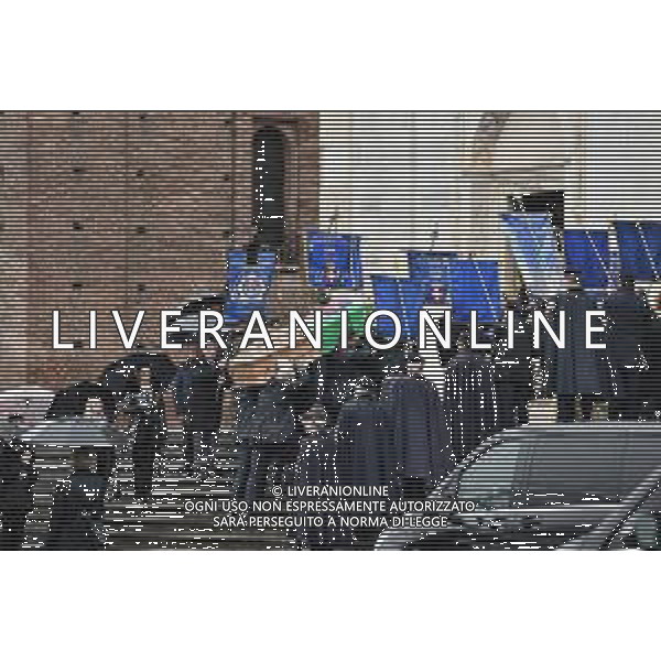 Torino 10.02.2024 Duomo di Torino San Giovanni Battista @Manuela Viganti/Ag. Aldo Liverani sas Funerali di Vittorio Emanuele di Savoia Nella foto: la salma di vittorio emauele di savoia entra nel duomo ©Viganti/AGENZIA ALDO LIVERANI SAS