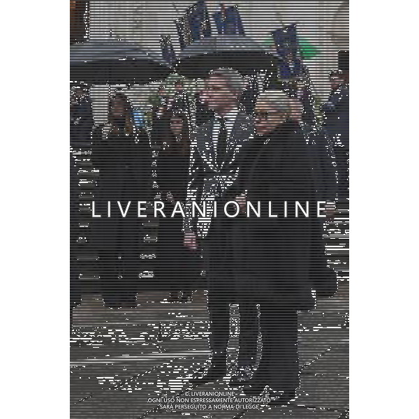Torino 10.02.2024 Duomo di Torino San Giovanni Battista @Manuela Viganti/Ag. Aldo Liverani sas Funerali di Vittorio Emanuele di Savoia Nella foto: Emanuele Filiberto di Savoia con la madre Marina Doria di Savoia danno l\'ultimo saluto a Vittorio Emanuele di Savoia ©Viganti/AGENZIA ALDO LIVERANI SAS