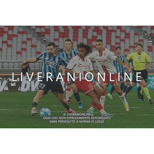 Artur Ionita of Calcio Lecco 1912 and Mehdi Dorval of SSC Bari during the Italian Serie B match SSC Bari vs Calcio Lecco 1912 on February 10, 2024 at the San Nicola stadium in Bari, Italy. Photo by Emmanuele Mastrodonato/ag. Aldo Liverani sas/AGENZIA ALDO LIVERANI SAS