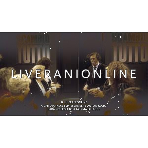 Guido Angeli conduce la trasmissione televisiva "Scambio Tutto" ph archivio Ag. Aldo Liverani sas