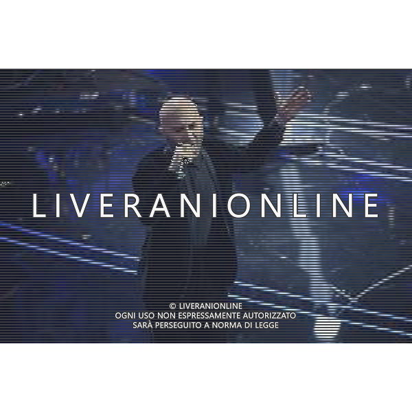 Festival Sanremo 2024 nella foto l\'esibizione dei Negramaro, il cantante Giuliano Sangiorgi 74mo Festival della Canzone Italiana - Quinta Serata Teatro Ariston - Sanremo (IM) 10-02-2024 foto Roberto Garavaglia/agenzia Aldo Liverani sas/AGENZIA ALDO LIVERANI SAS
