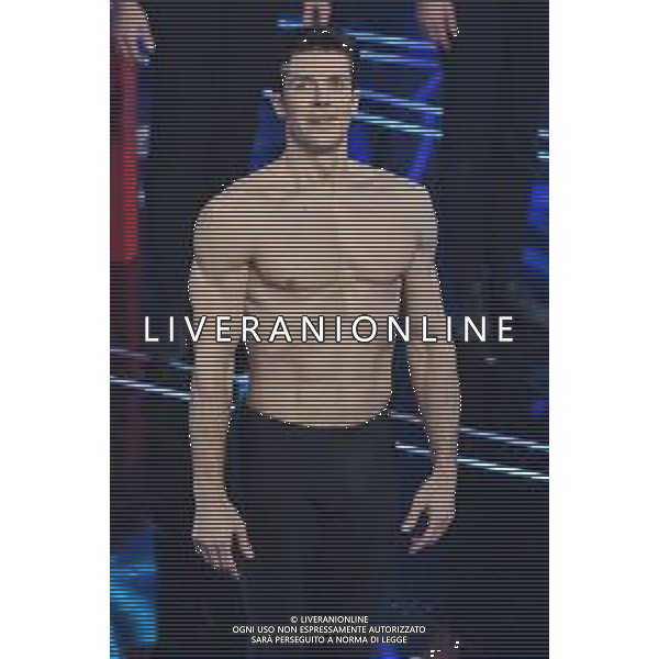 Festival Sanremo 2024 nella foto l\'esibizione di Roberto Bolle 74mo Festival della Canzone Italiana - Quinta Serata Teatro Ariston - Sanremo (IM) 10-02-2024 foto Roberto Garavaglia/agenzia Aldo Liverani sas/AGENZIA ALDO LIVERANI SAS