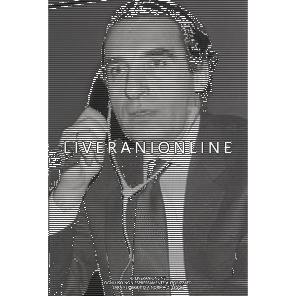 NEG- RETROSPETTIVA PAOLO PILLITTERI SINDACO DI MILANO E POLITICO PARTITO SOCIALISTA ITALIANO NELLA FOTO PAOLO PILLITTERI SINDACO DI MILANO IL GIORNO 10-04-1987 AG ALDO LIVERANI SAS 