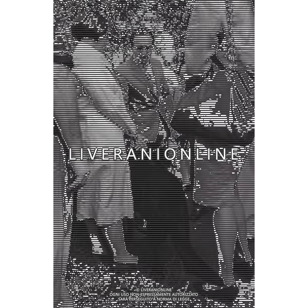 NEG- RETROSPETTIVA PAOLO PILLITTERI SINDACO DI MILANO E POLITICO PARTITO SOCIALISTA ITALIANO NELLA FOTO PAOLO PILLITTERI SINDACO DI MILANO A MLANO NELL\'ANNO 1988 AL CANILE MUNICIPALE AG ALDO LIVERANI SAS 