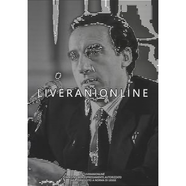 NEG- RETROSPETTIVA PAOLO PILLITTERI SINDACO DI MILANO E POLITICO PARTITO SOCIALISTA ITALIANO NELLA FOTO PAOLO PILLITTERI SINDACO DI MILANO A MLANO NELL\'ANNO 1988 CON L\'ASSESSORE LUIGI CORBANI E MARCELLO DELL\'UTRI A UNA CONFERENZA AG ALDO LIVERANI SAS 