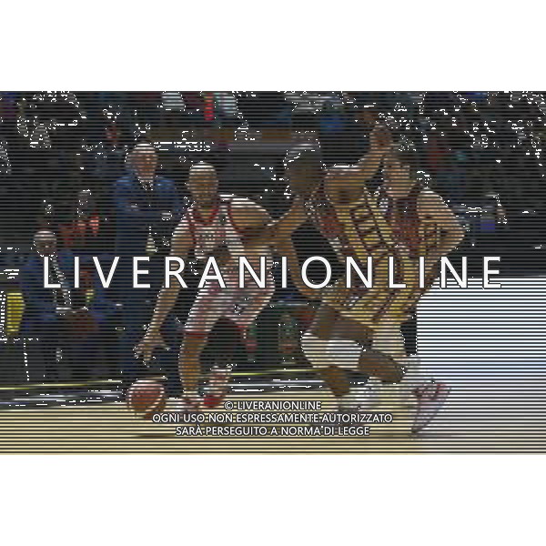 Torino 17.02.2024 Inalpi Arena EA7 Emporio Armani Milano vs Umana Final Eight Coppa Italia 2024 Semifinale Nella foto: mfiondu kabengele e shavon shields ©Viganti/AGENZIA ALDO LIVERANI SAS