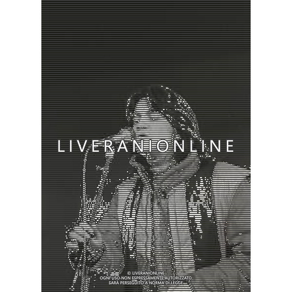 NEG-RETROSPETTIVA DRUPI CANTANTE NELLA FOTO DRUPI AL FESTIVAL DI SANREMO NELL\'ANNO 1982 AG ALDO LIVERANI SAS