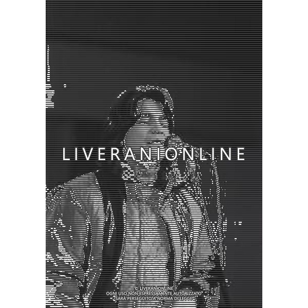 NEG-RETROSPETTIVA DRUPI CANTANTE NELLA FOTO DRUPI AL FESTIVAL DI SANREMO NELL\'ANNO 1982 AG ALDO LIVERANI SAS